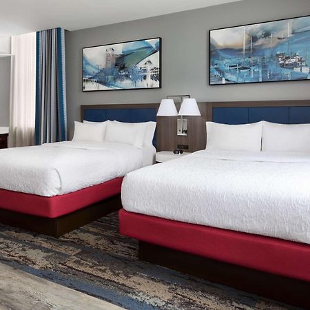 Hampton Inn & Suites Baltimore Inner Harbor Exterior photo