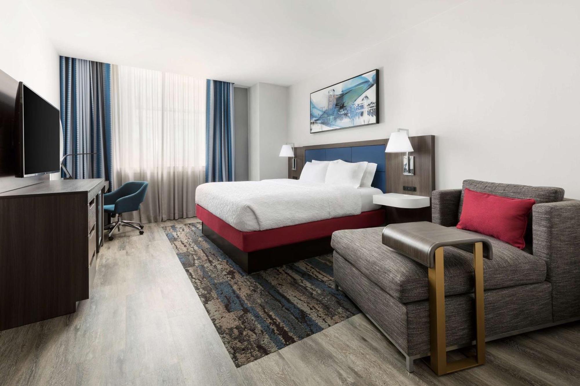 Hampton Inn & Suites Baltimore Inner Harbor Exterior photo