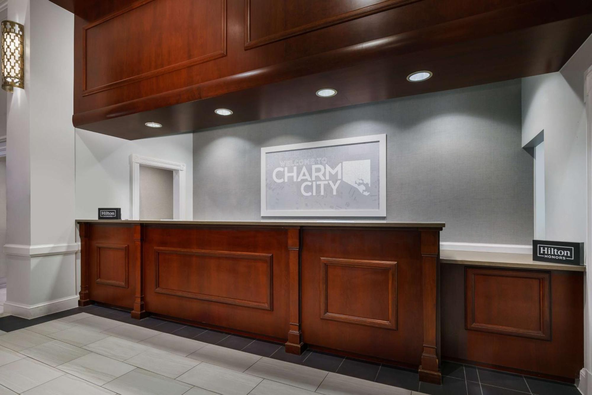 Hampton Inn & Suites Baltimore Inner Harbor Exterior photo