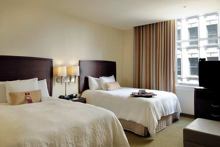 Hampton Inn & Suites Baltimore Inner Harbor Room photo