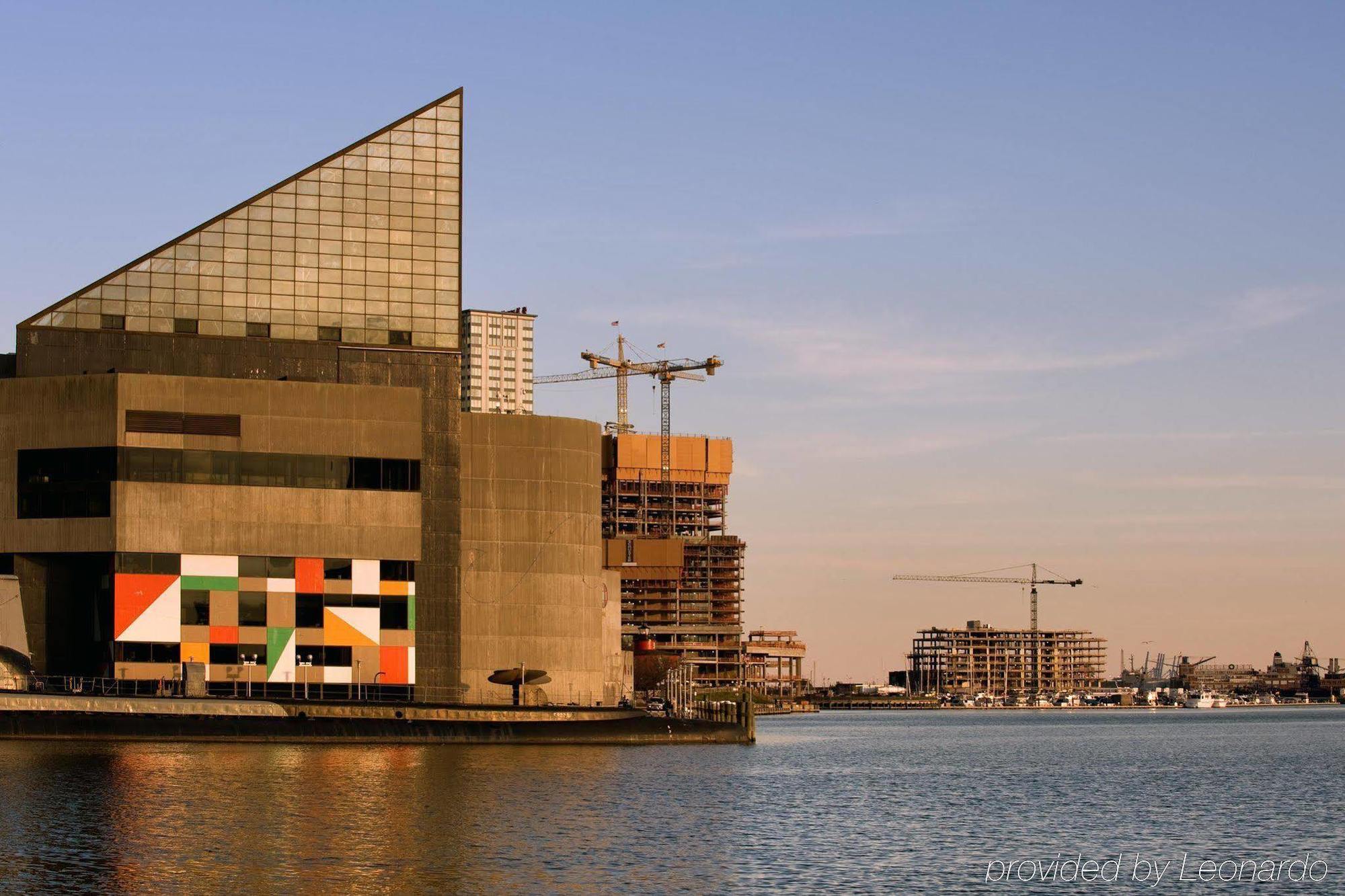 Hampton Inn & Suites Baltimore Inner Harbor Exterior photo